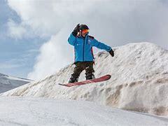 Darren Airboun on his snow board